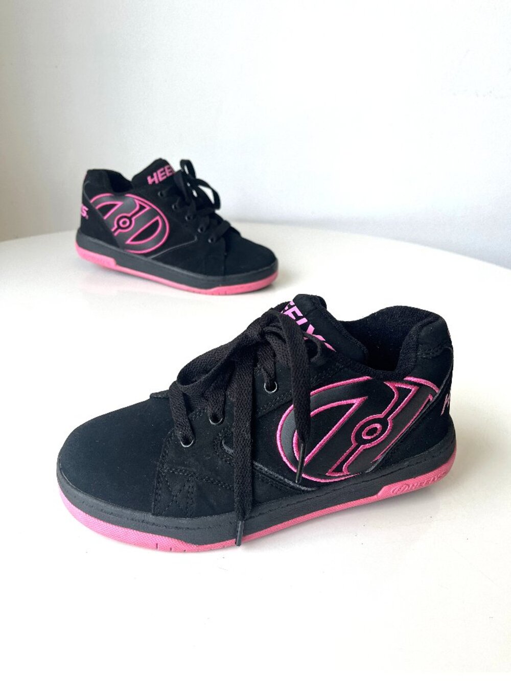 Kids Heelys Black and Pink Propel 2.0 Roller Skates Shoes Sneakers Size 4 Youth